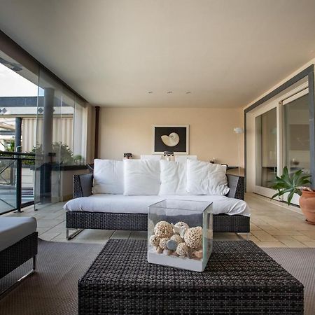 Beautiful Apartment In The Centre Of Taormina Bagian luar foto