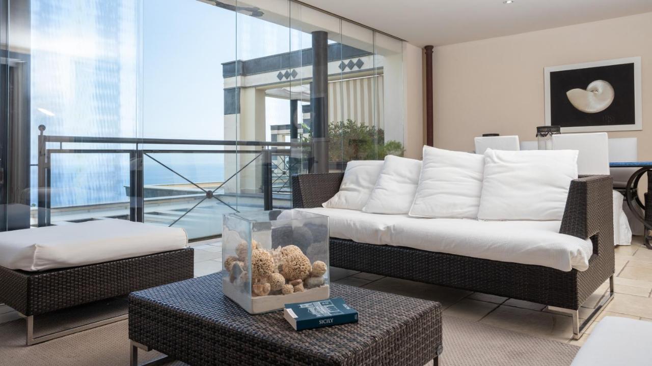 Beautiful Apartment In The Centre Of Taormina Bagian luar foto
