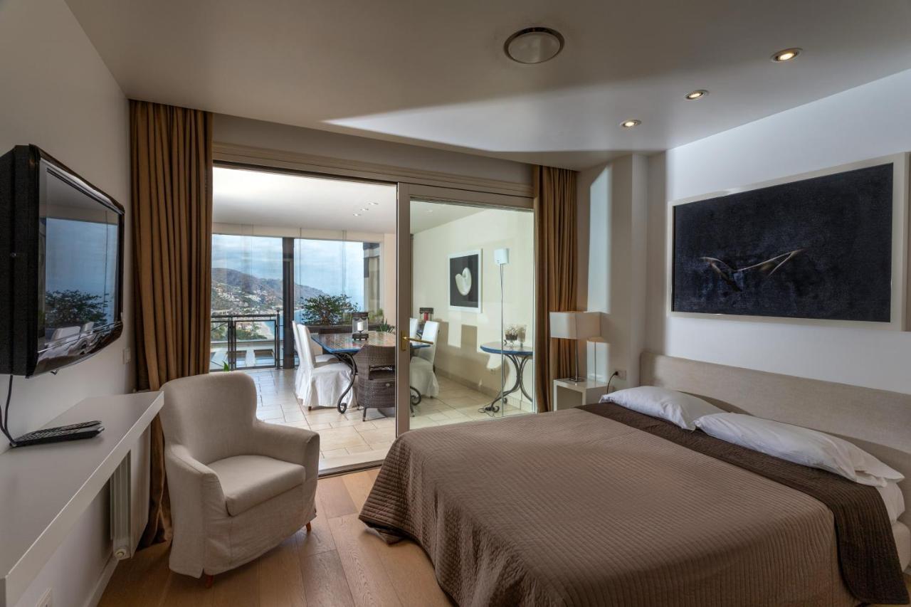 Beautiful Apartment In The Centre Of Taormina Bagian luar foto