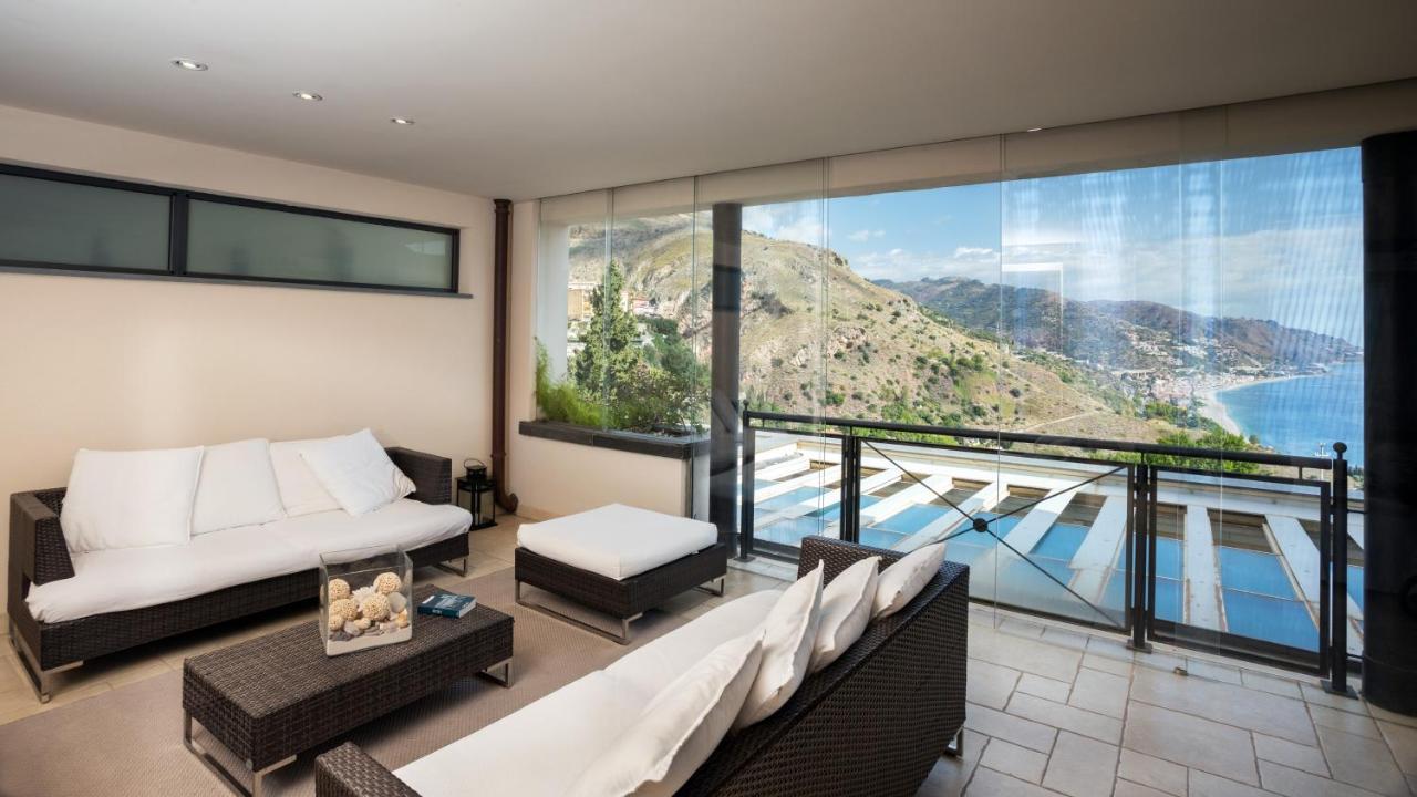 Beautiful Apartment In The Centre Of Taormina Bagian luar foto
