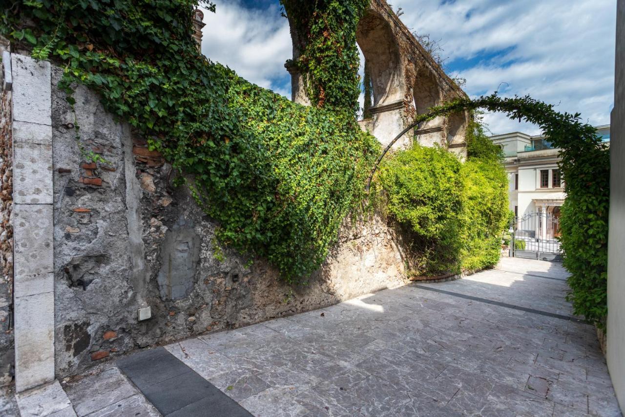 Beautiful Apartment In The Centre Of Taormina Bagian luar foto