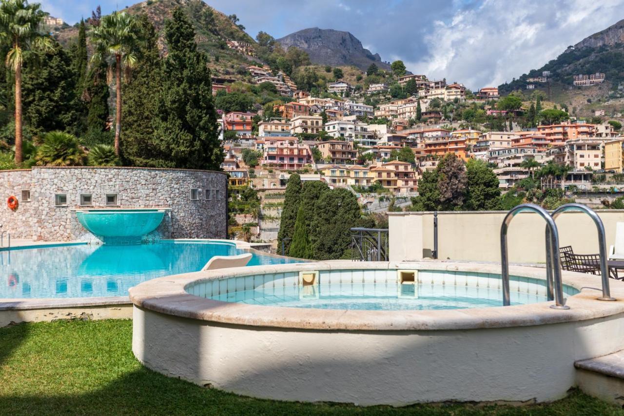 Beautiful Apartment In The Centre Of Taormina Bagian luar foto