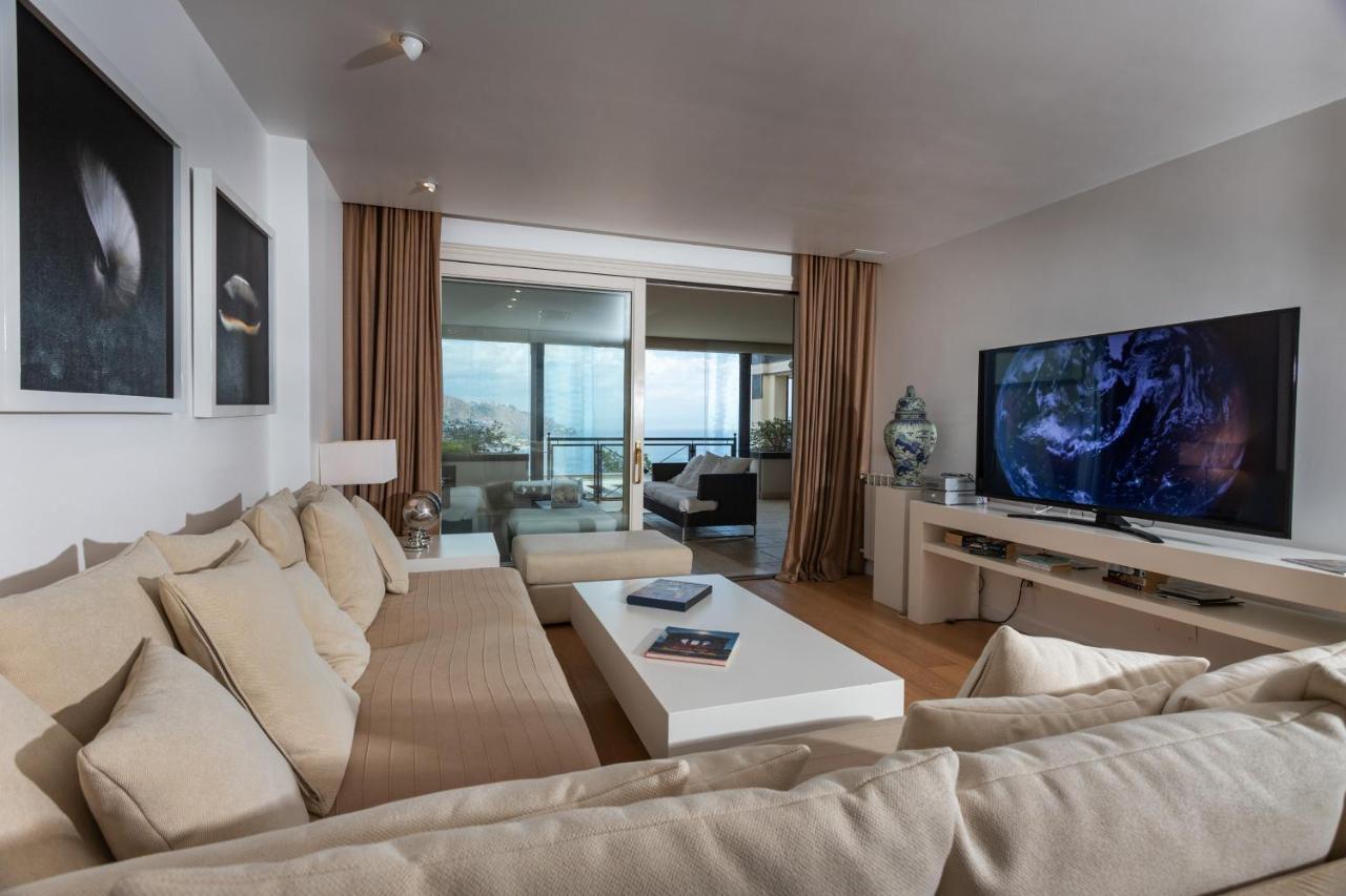 Beautiful Apartment In The Centre Of Taormina Bagian luar foto