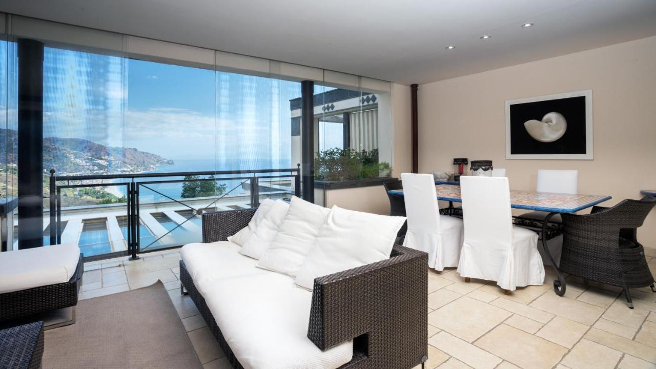 Beautiful Apartment In The Centre Of Taormina Bagian luar foto