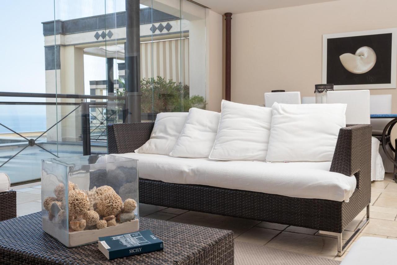 Beautiful Apartment In The Centre Of Taormina Bagian luar foto